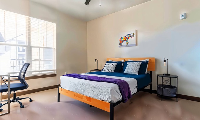 Middletown Apartamento | Boulevard Stays Elegant 1BR Pool, Gym & Secure Parking