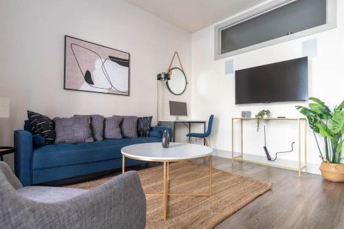 Richardson Apartamento | Boulevard Stays Luxurious 1BR Suite Pool Parking Gym Access