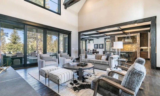 Ponderosa Palisades Casa | Bound to Impress. Private Hot Tub, Golf Access & Exclusive Club Amenities!