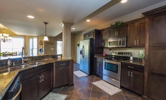 Lexington Casa | Bourbon Country's Clubhouse Year Round Pool Estate