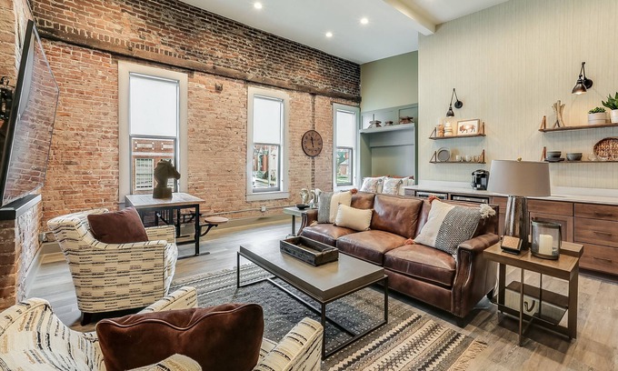 Shelbyville Apartamento | Bourbon Trail - KY State Fair Discounted Pricing- Central Location Sleeps 14