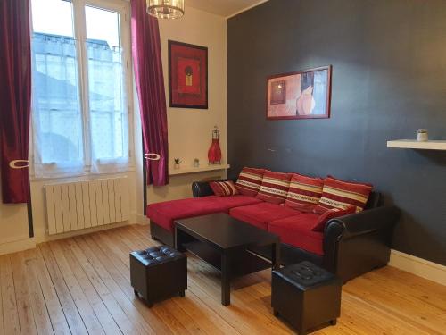 Bourgueil Apartamento | Bourgueil - Grand appartement proche CNPE Chinon