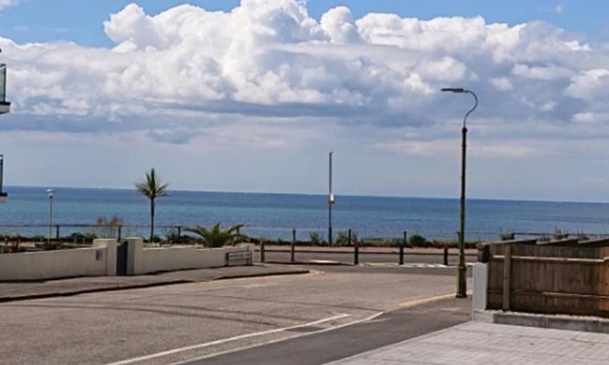 Southbourne Apartamento | BOURNECOAST: MODERN PROPERTY WITH SEA VIEWS OPPOSITE THE SANDY BEACH - FM6193
