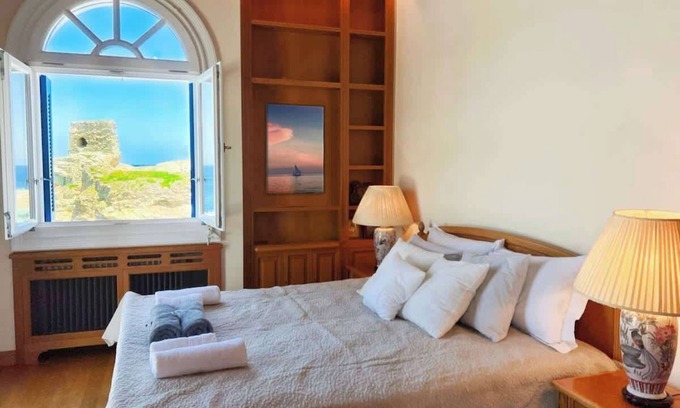 Paleopolis Cama Y Desayuno | Boutique B&B Sea Views & Breakfast - Suite 1