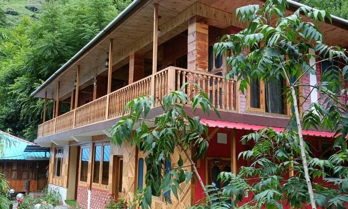 Banjar Casa | Boutique Riverside homestay Pet Friendly