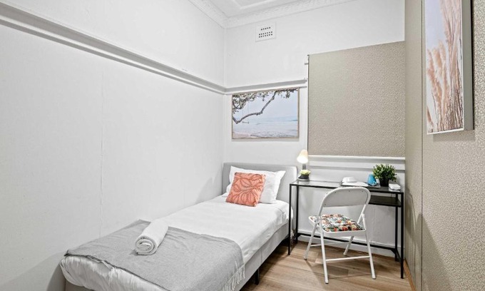 Granville Casa | Boutique Single Room - Centrally Located at Granville - Shared Bathroom