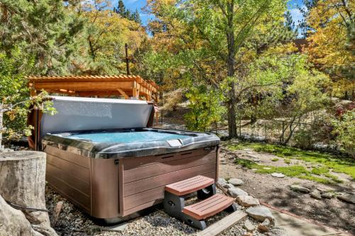 Upper Moonridge Chalet De Esquí | Bow Canyon Chalet by Big Bear Vacations Hot Tub Ultra Modern Resort Chalet Mins To Lifts