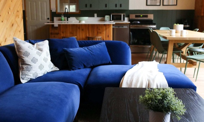 Arnes Cabina | Bowerbird Stays Cool & Cozy Cabin