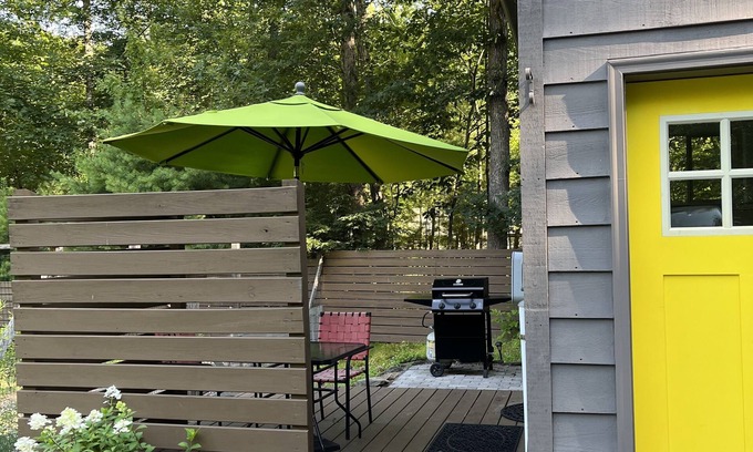 Mount Marion Casa | Bowie Mountain Studio in heart of the Hudson-Valley's best nature, food, shops.