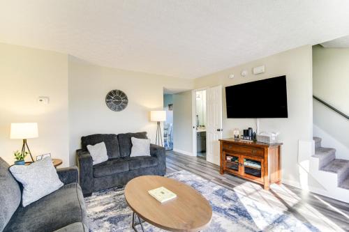 Bowling Green Casa | Bowling Green Townhome 4 Mi to Lost River Cave!