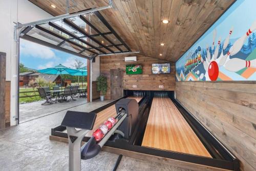 Wears Valley Casa | Bowling Pickleball Pool Games Mtn View Terrific Location