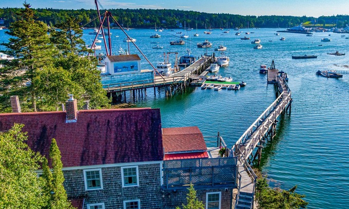 Manset Apartamento | BowSprit - Romantic Quaint Dockside Ocean Suite