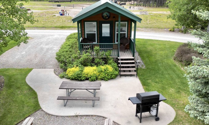 West Glacier Cabina | Boxelder Studio Cabin