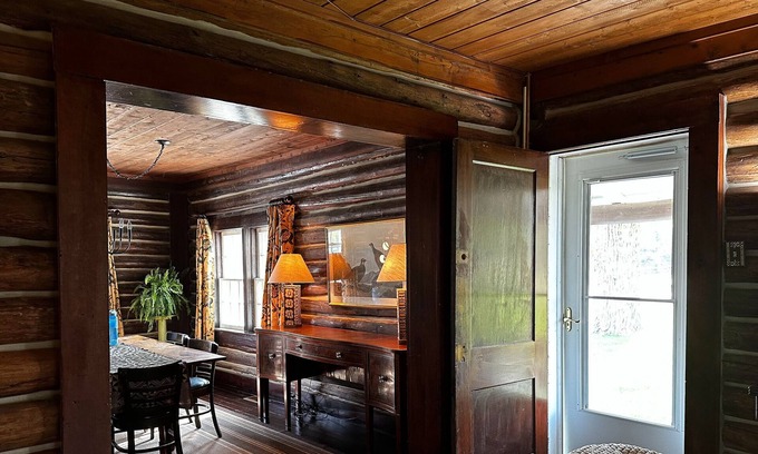 Sheridan Casa | Bozeman Trail Cabin in Bighorn, WY
