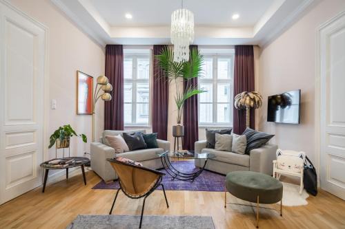 Vizivaros Apartamento | BpR Adagio Design Home with A/C