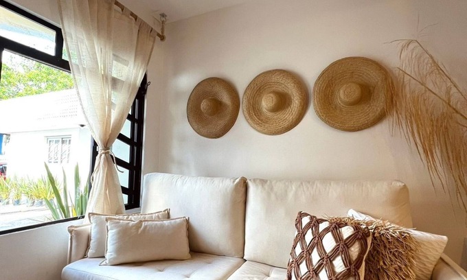 Armacao Apartamento | Sea view apartment with private access to the beach.