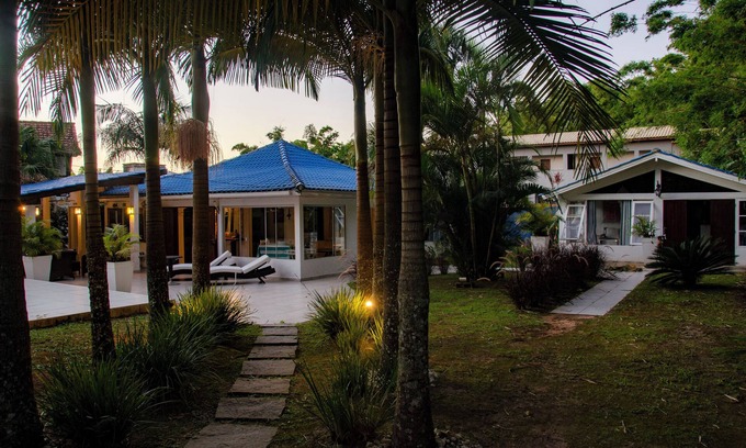 Ponta das Canas Casa | Spectacular beach house in the north of Floripa!