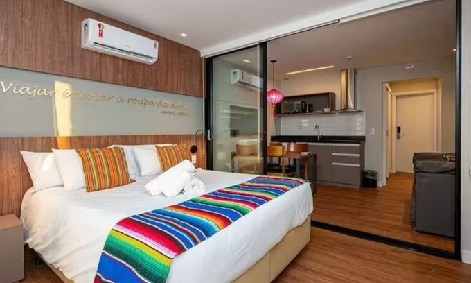 Campos do Jordao Hotel | SUITE WITH BALCONY, JACUZZI AND COMPLETE MINI KITCHEN.