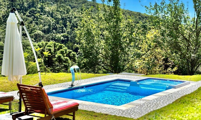 Campos do Jordao Cabina | M&H Refuge - Incredible view, hot tub and heated pool 20 minutes from the center
