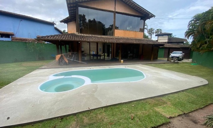 Barra do Sahy Casa | House with pool close to the beach in Barra do Sahy!