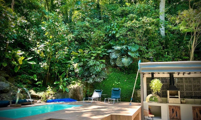 Vargem Grande Cabaña | Container house in the forest just 10 km from the most beautiful beaches in Rio!