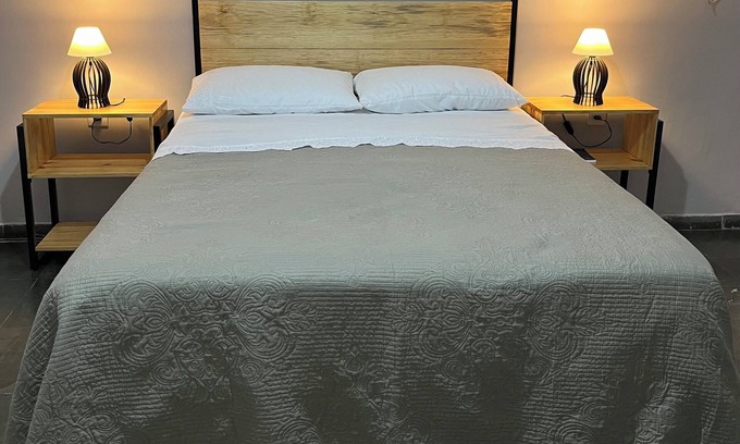 Vila Isa Apartamento | Flat with air conditioning, balcony and beautiful view of Ibituruna. Near Samaritan Hospital