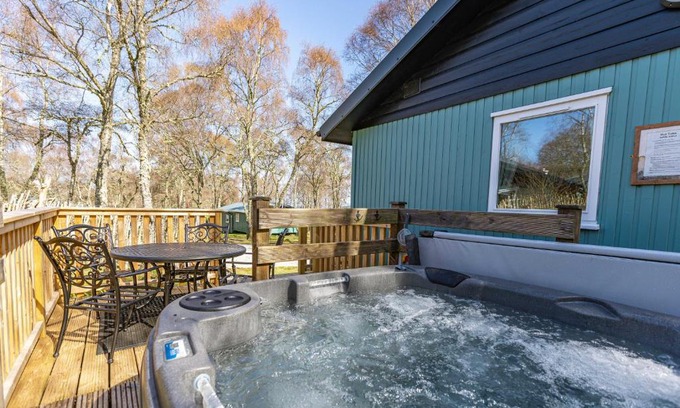 East Lewiston Casa | Bracken Lodge 6 with Hot Tub