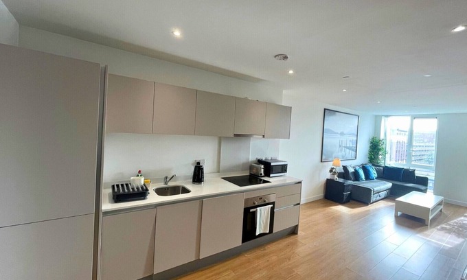 Bracknell Apartamento | Bracknell RWH Stunning Two Bedroom Apartment