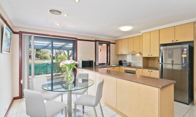 Braddon Casa | CONVENIENCIA CENTRAL DE BRADDON