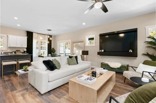 Asheville Casa | Bradford by AvantStay 10 Minutes to Downtown