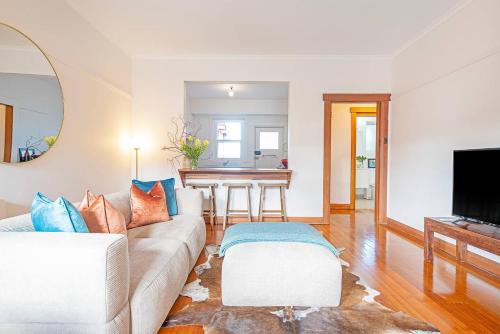 Sandy Bay Apartamento | 'Braelands by the Beach' Sun-kissed Sandy Bay Escape