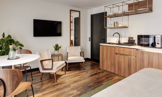 London Borough of Bromley Hotel | Brama