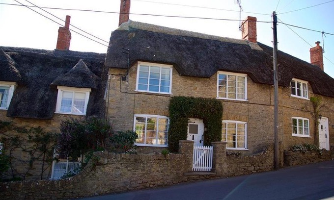 Burton Bradstock Casa | Bramble Cottage