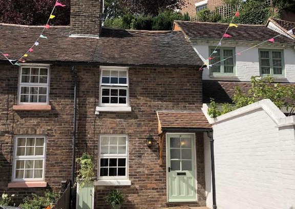 Bridgnorth Casa | Bramble cottage with free parking