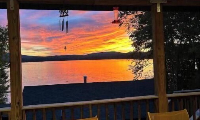 Ellsworth Cabina | Stairway to Heaven-Loft near Bar Harbor and Acadia NationalPark