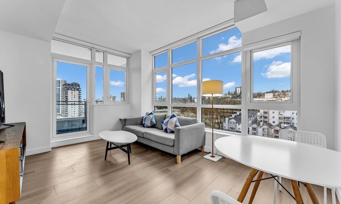 Downtown New Westminster Apartamento | Brand New 1B+1B Condo/New West