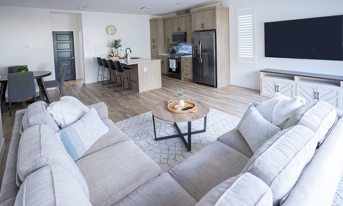 Clovis Casa | Brand new 2 bed/2 bath townhome in gated community