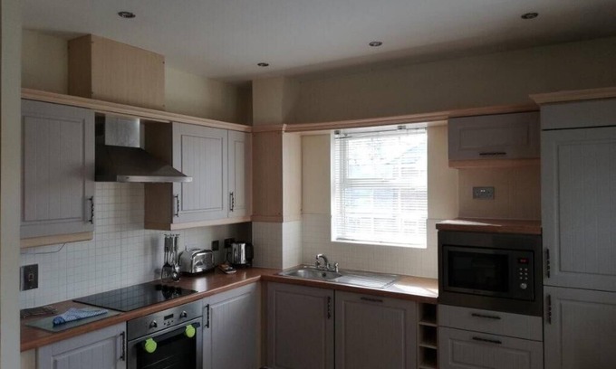 Newbury Apartamento | Brand New 2 bed in one of Newbury's oldest buildings (7SC)