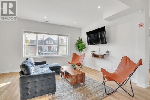 Stinson Apartamento | Brand new 2 Bedroom plus Loft in Hamilton