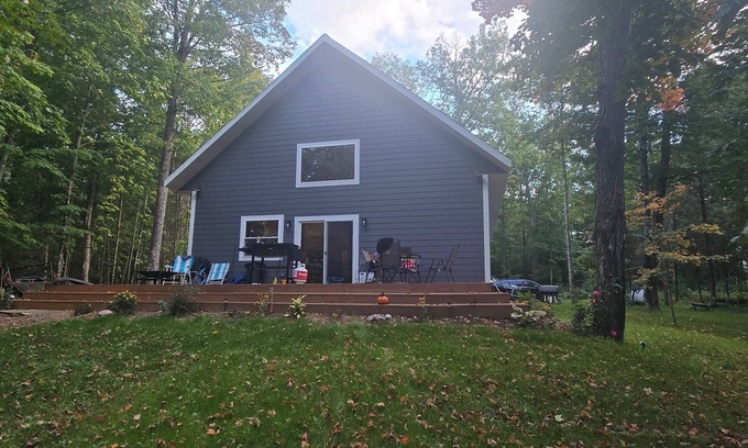 Conover Cabina | Brand new 3-bedroom cabin on 4 acres on Pioneer Lake!