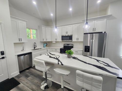 Sylvan Hills Apartamento | Brand New 3-Bedroom Duplex in Perfect Location Between Downtown Atlanta & Airport