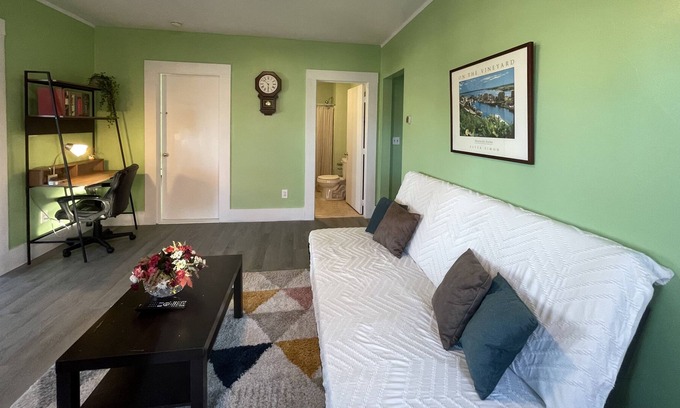 West End Providence Casa | Brand New 3B1B comfy home in convenient location