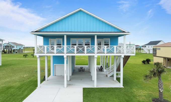 Indian Beach Casa | Brand new 4 Bed 3 Bath house on Galveston Island 2 balconies w/ ocean/Bay view.
