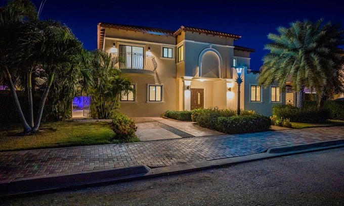Gold Coast Villa | BRAND NEW - 4BR Villa w/ Private Pool @ Gold Coast