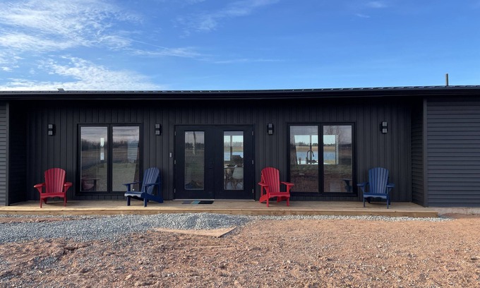 Port Howe Casa | Brand new 6 person ocean front bungalow
