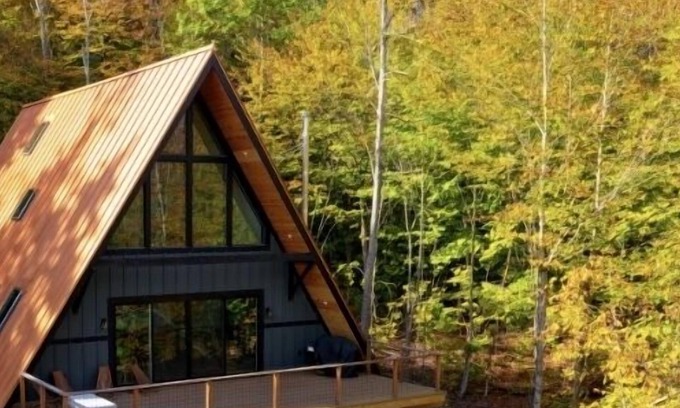 Ludlow Casa | Brand new Aframe btw Okemo and Killington with a dock on Lake Rescue