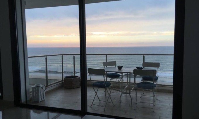 Plage des Nations Apartamento | Apartamento a estrenar con una hermosa vista del Océano Atlántico.