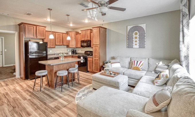 Tallahassee Condominio | Brand new chic condo minutes from FSU/TCC/FAMU!