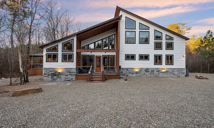 Golden Cabina | Brand New Construction CREEK LIFE! Luxury Living right on the Creek!