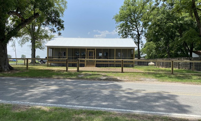 Dundee Cabaña | *Brand New Construction* Moon Lake View Cabin